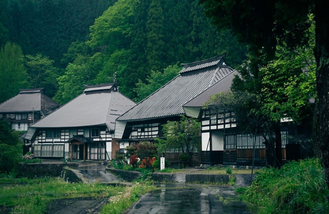 白馬村青鬼集落（長野県北安曇郡白馬村北城）重要伝統的建造物群保存地区（種別 山村集落）｜全国重要伝統的建造物群保存地区マップ 散策動画とSNS
